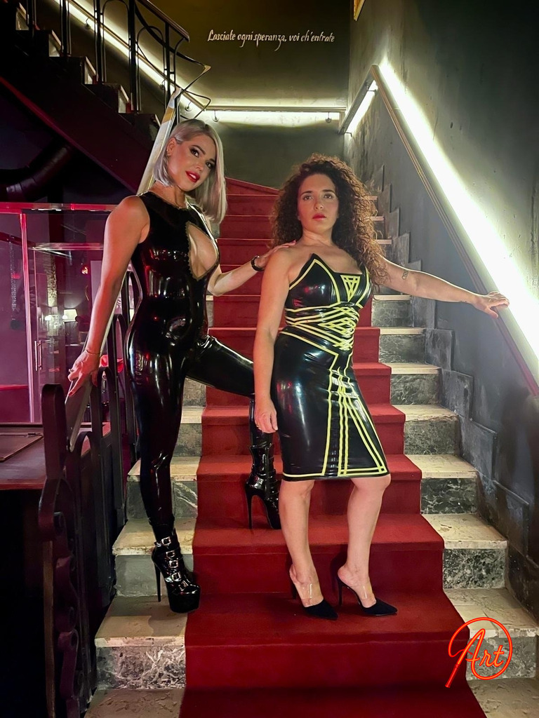 Latex (CRUELDOMMEFEMDOM)