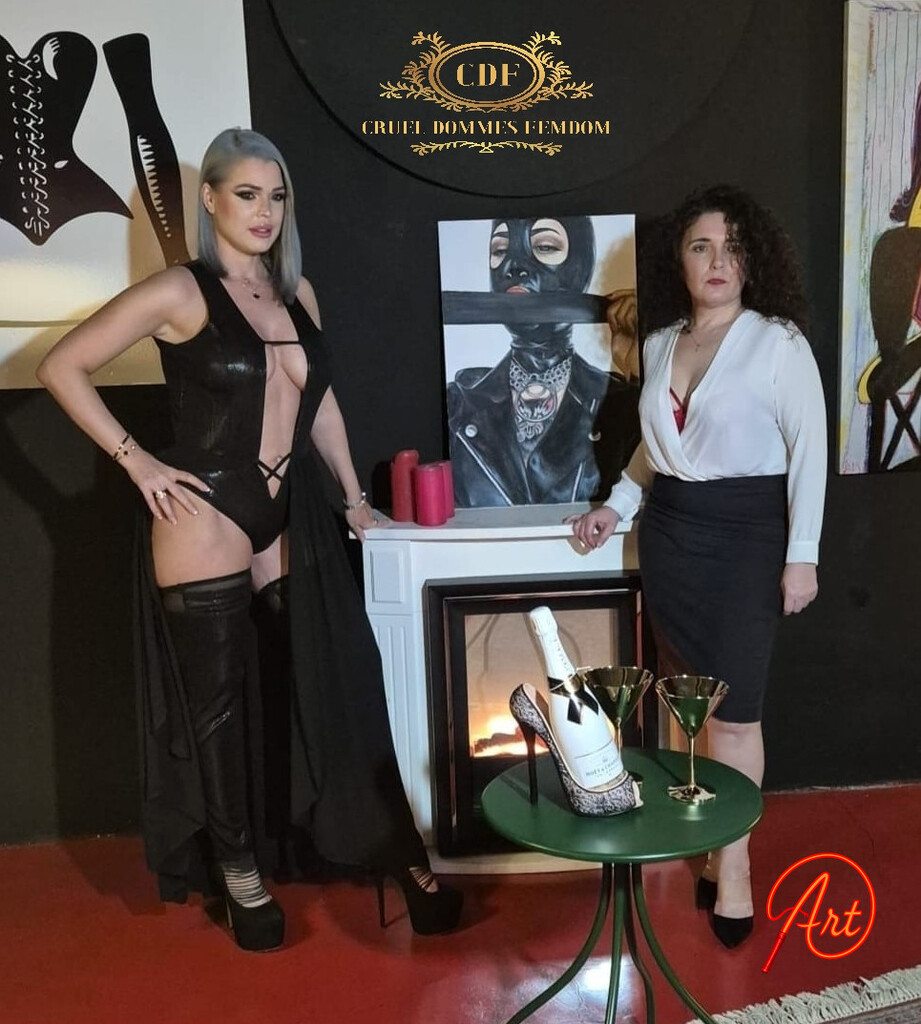 CRUEL DOMMES FEMDOM